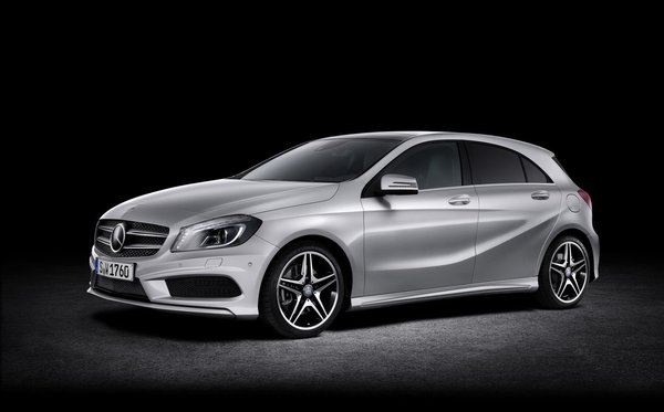 Mercedes-Benz présente sa plus petite voiture de grand luxe, la Classe A 2012