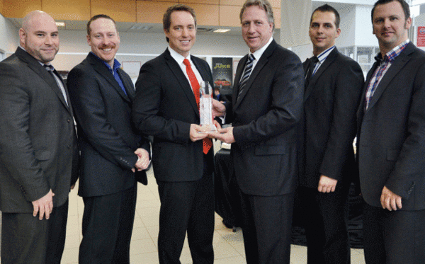 Nissan Sherbrooke et Nissan Granby gagne le prix d’Excellence National de Nissan Canada 2012