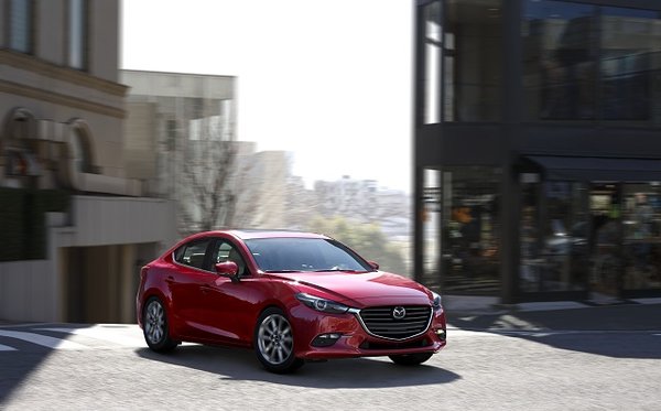 Mazda3 2018 vs Hyundai Elantra : un choix complexe